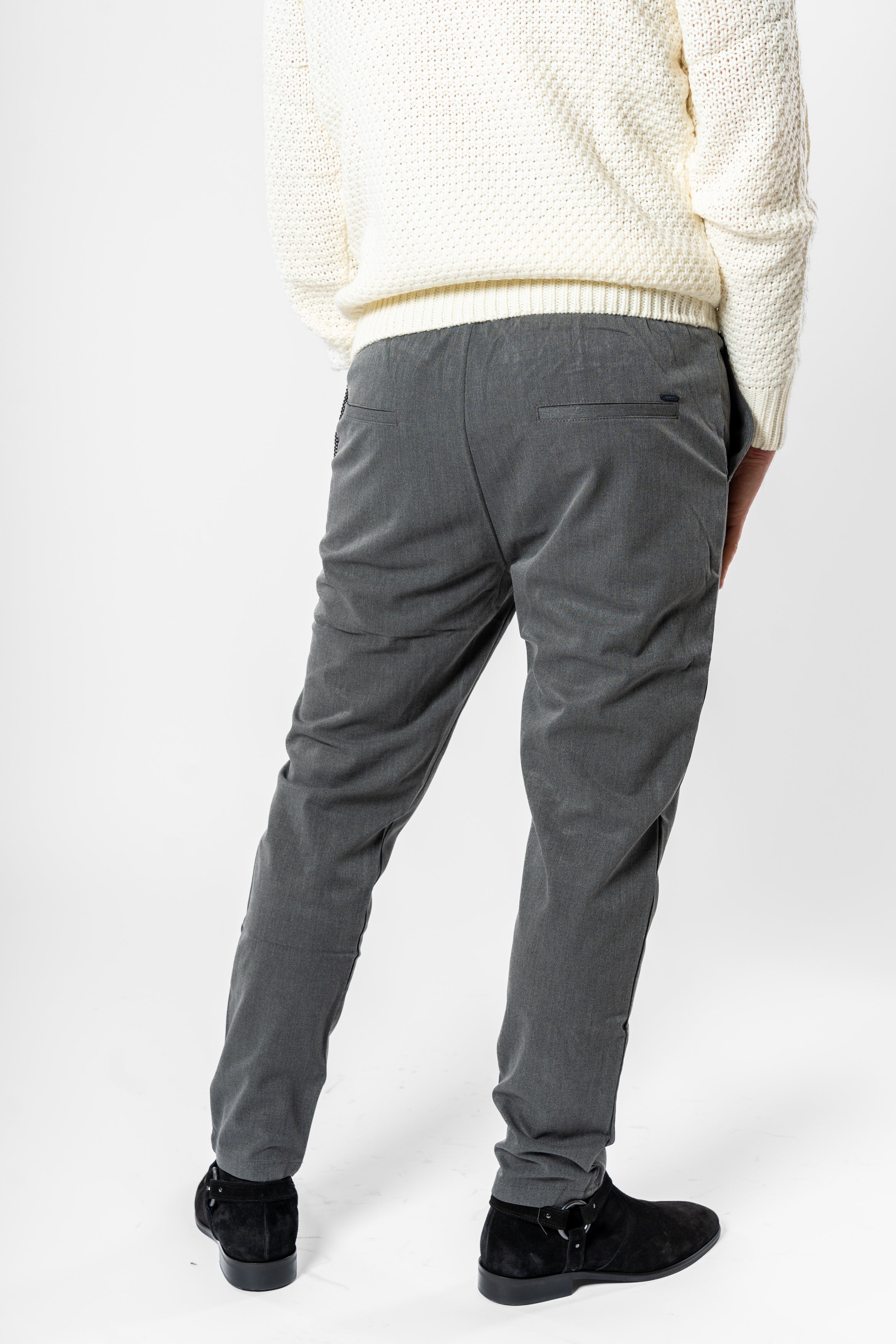 Pantalone carrot grigio