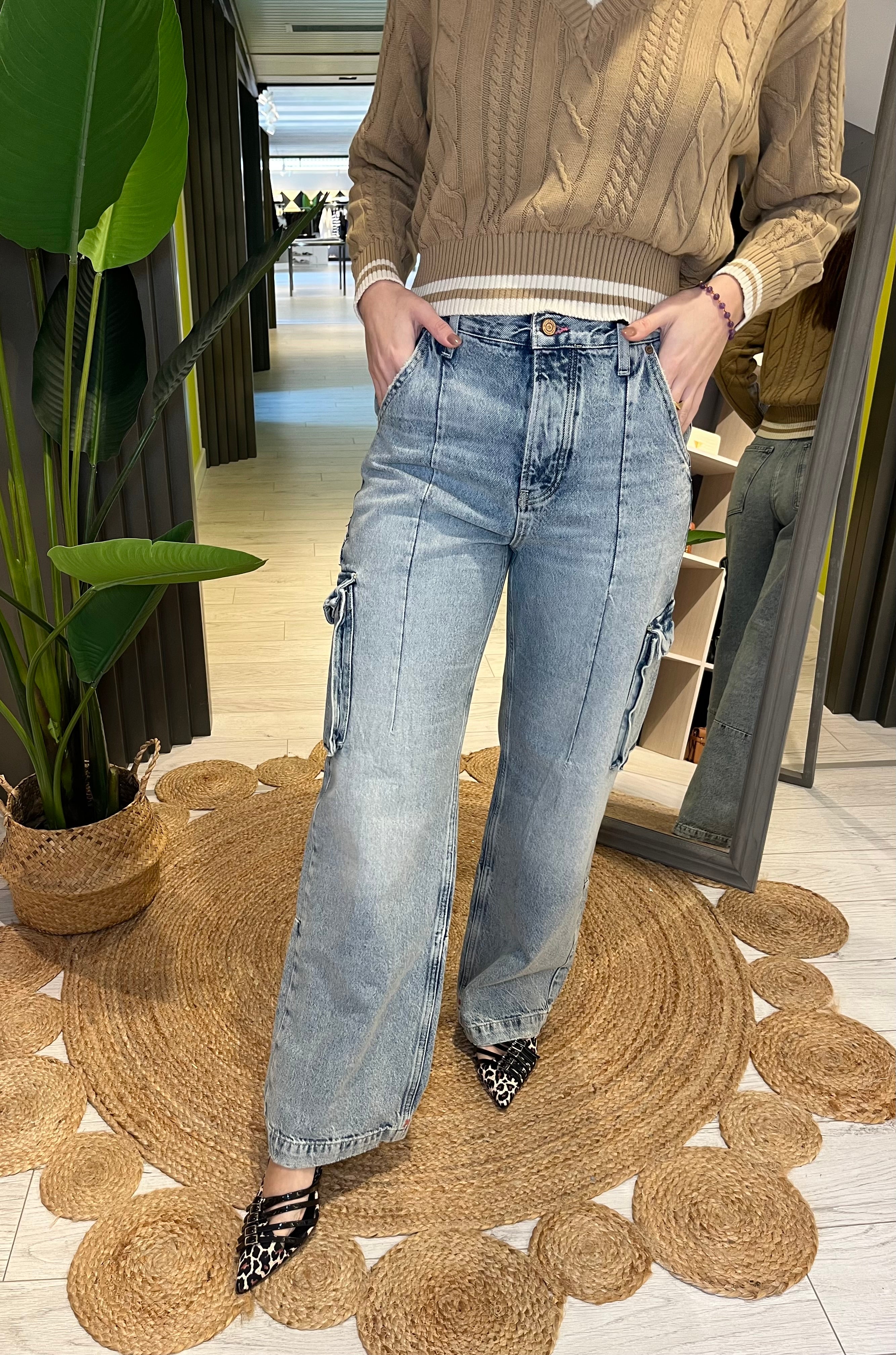 Jeans cargo vita alta